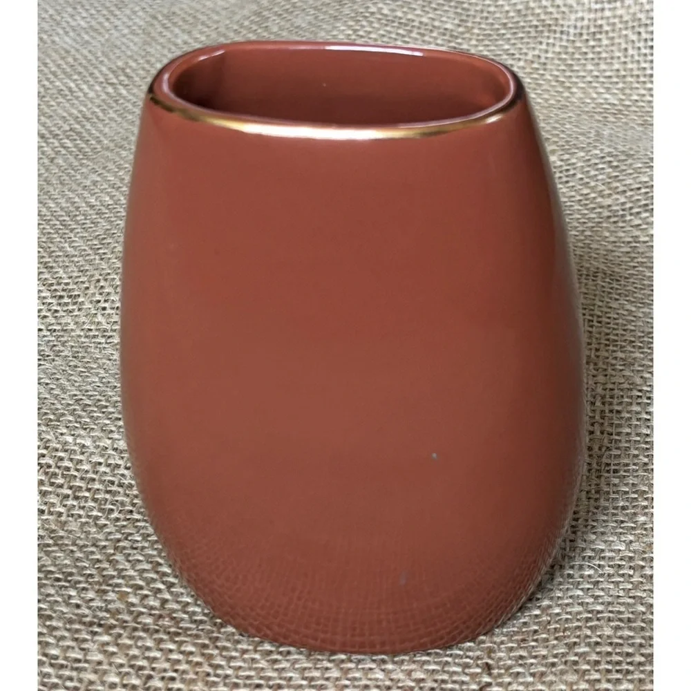 Royal Haeger color may